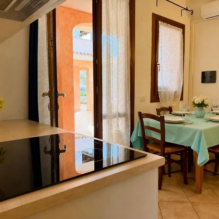 Rosy Two-bedroom With Pool Ferienhaus Porto Cervo