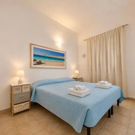 Ferienhaus Rosy Two-bedroom With Pool *